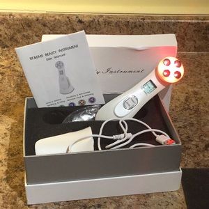 Led beauty light instrument, light therapy